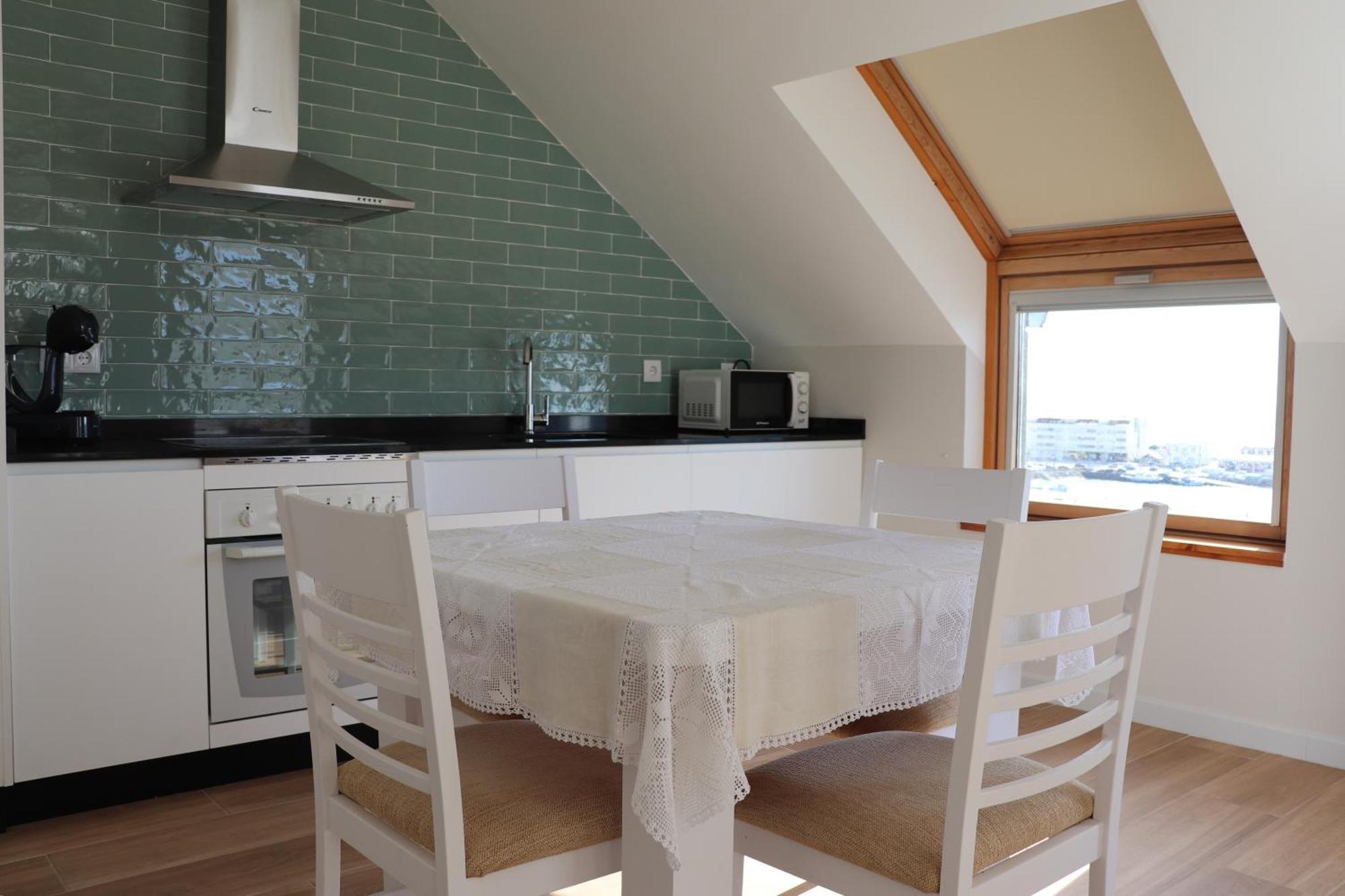 Oliveira De Apartment
